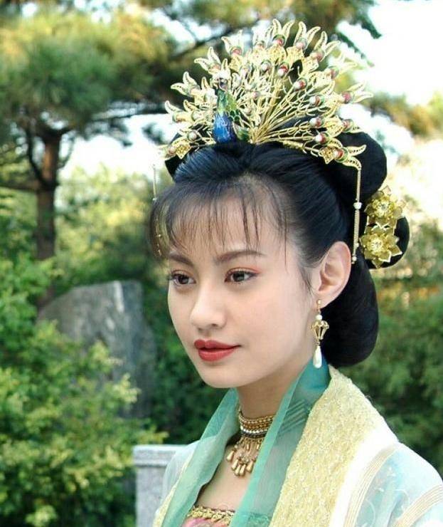 全靠|影视剧中令人心动的反派，这个反派简直艳绝人寰，美得不可方物