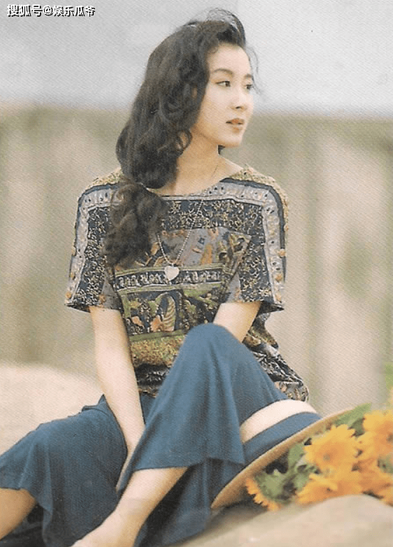 后遗症这些同龄女星都曾是绝世美人，有人整容后遗症像妖怪，有人美到老