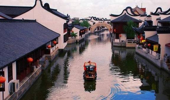 上海一假古镇“惹非议”，古迹沦为“赚钱工具”，被网友点名批评