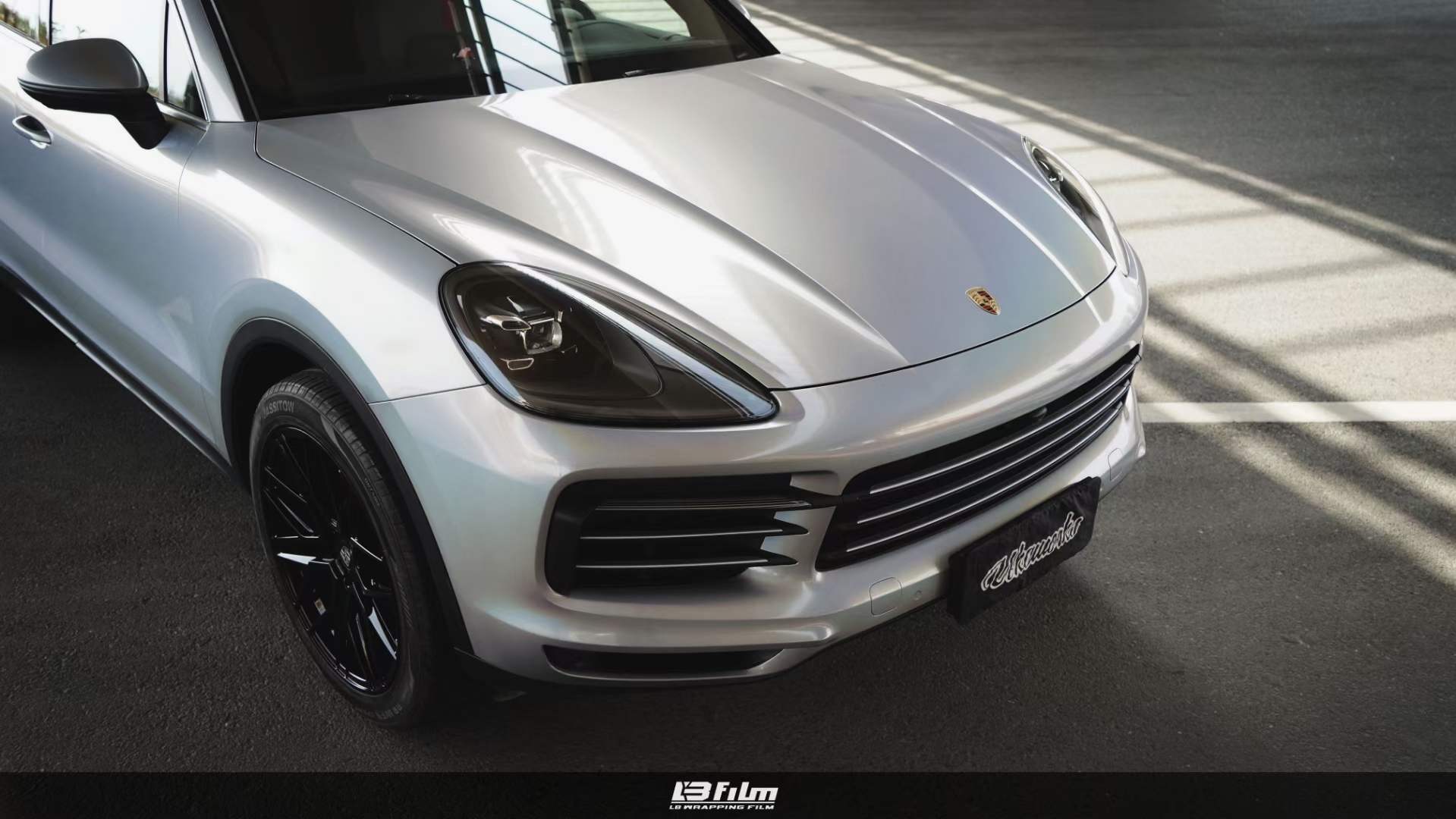 lbfilm改色膜:保时捷卡宴改色镭射银_-laser_flash_silver