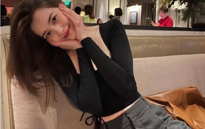 浙大女留学生走红网络,长相神似"奥黛丽赫本",却引来网友质疑_秦妃