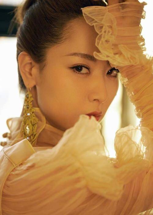 分析如何评价女演员白冰的颜值？
