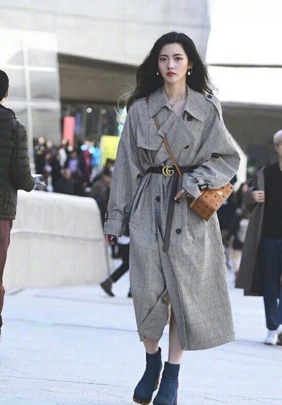 黑色 长款大衣这样穿，优雅高级又保暖，让你轻松做个时尚女神