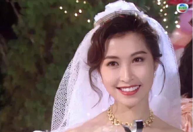 长发短发丑，长发才是王道？别逗了，这10个女星教你什么是可盐可甜