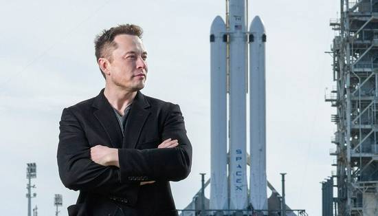 奇卡|马斯克宣布恢复单身：与前女友都在追求自己事业！自己居住SpaceX发射基地附近