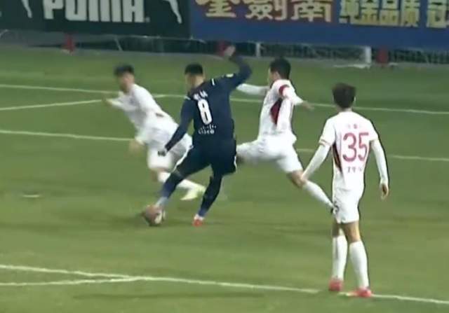 外援|23歲國足歸化新希望今晚中甲大爆發(fā)：李霄鵬可以考慮他了！