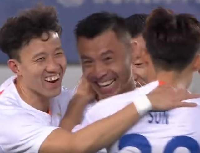 棄將|32歲“李鐵棄將”中超再現(xiàn)神奇1幕：?jiǎn)螆?chǎng)78次傳球0失誤！