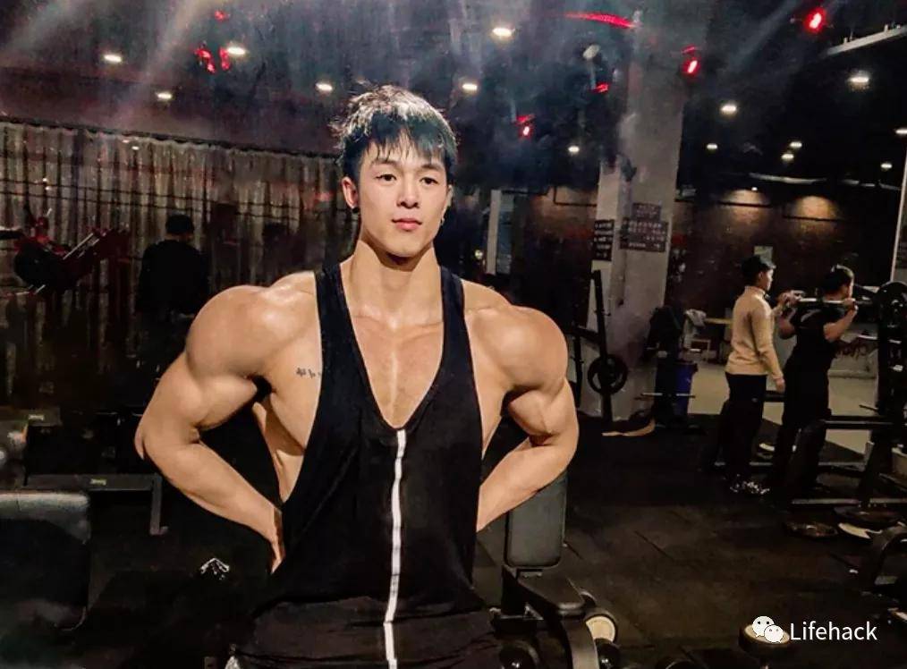 教练|上海教练因肌肉太大遭女生嫌弃，男生：好羡慕，想要