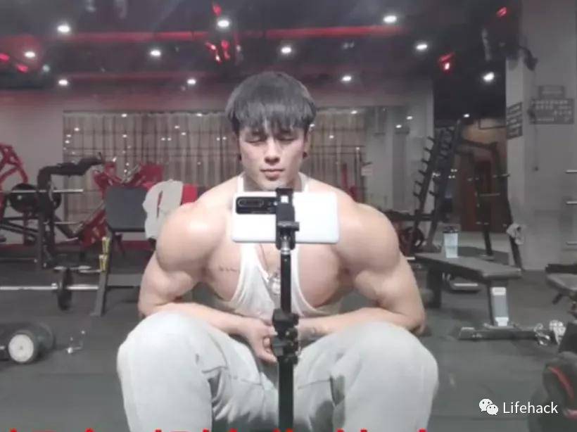 教练|上海教练因肌肉太大遭女生嫌弃，男生：好羡慕，想要