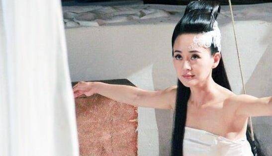 因为|二人同演《天涯明月刀》走红，今一人销声匿迹，一人终熬成二线