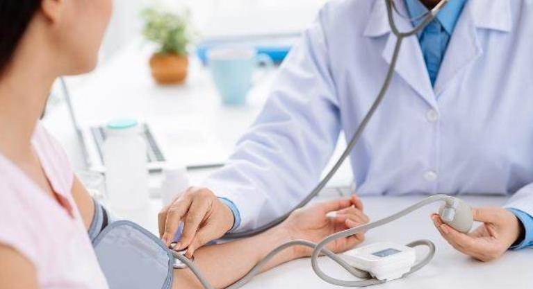 症状|肾衰竭有6个前兆，中一条也别大意，早发现早治疗