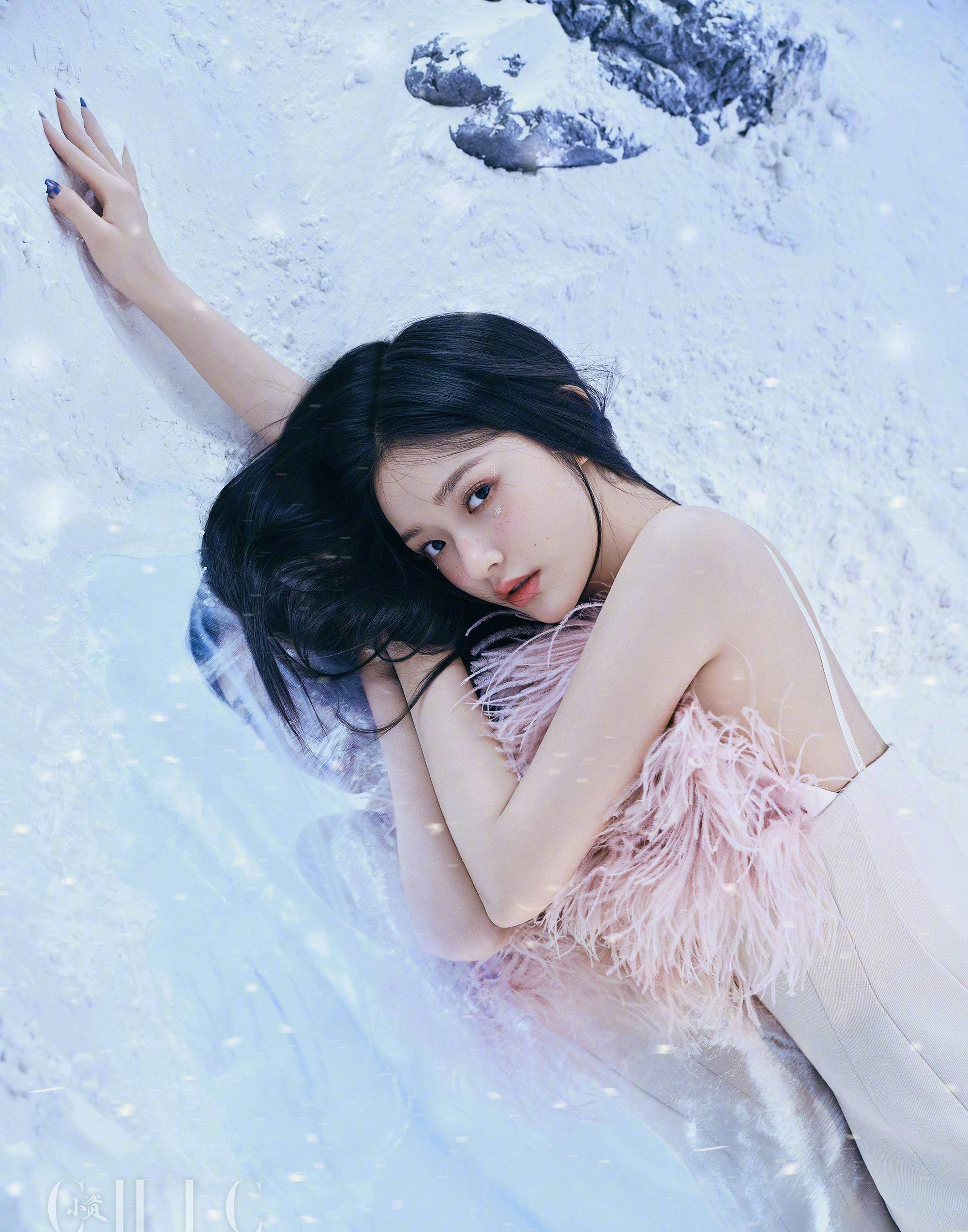 波美林允化糜鹿妆美如冰雪精灵，圣诞节这样拍惊艳朋友圈
