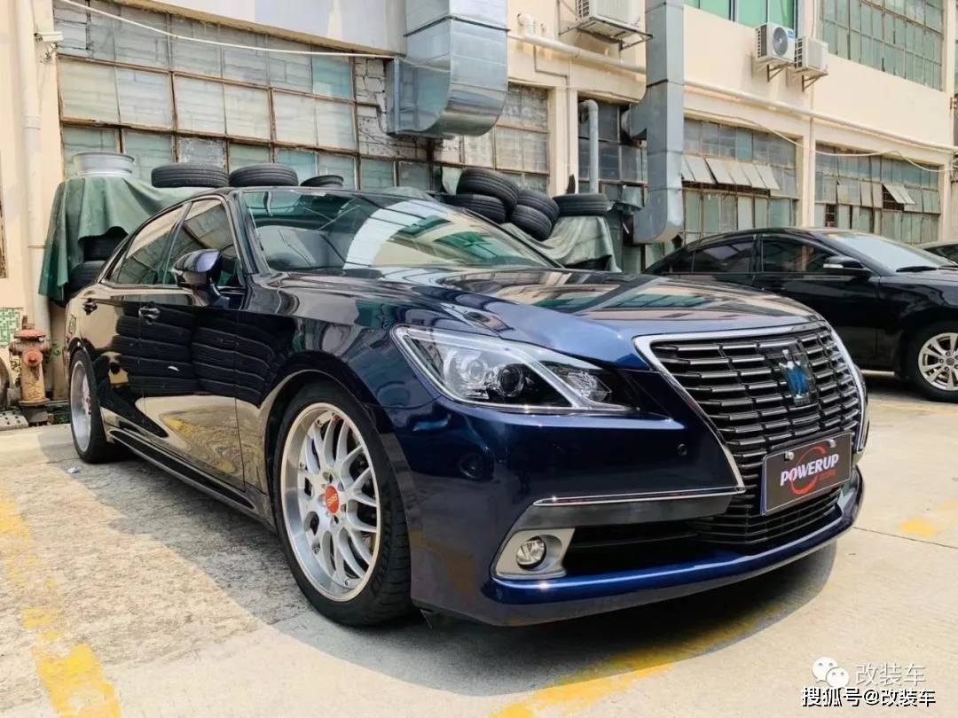 简约又不失内涵的日规14代目丰田皇冠只是为了完成儿时的梦