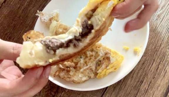 做法|饼的新做法,手不沾面筷子一搅,外酥里软,我家孩子天天当早餐