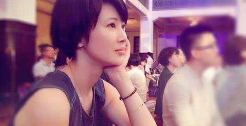 李幼斌|她是李云龙的“媳妇”，还和周一围恋了五年，如今嫁圈外神秘富豪