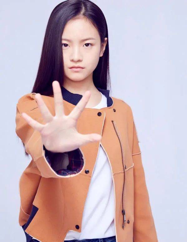 驯鹿|驯鹿娱乐：张若昀新剧女主，颜值路人，又一个资源咖！