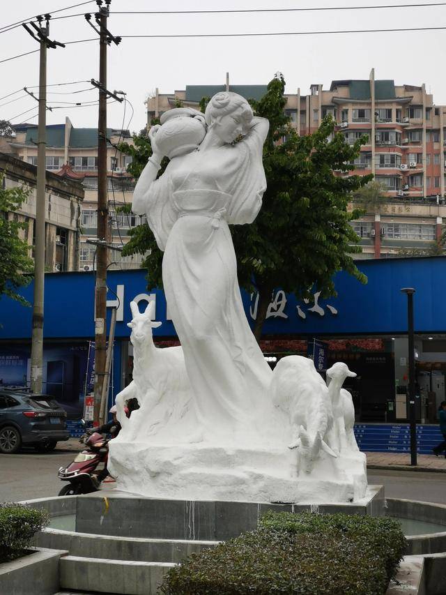 带有“盐味”的自贡城市雕塑