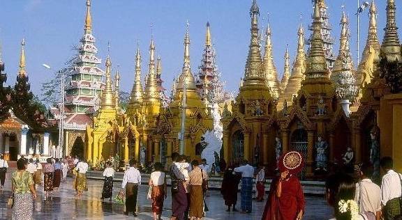 为何国人会去不发达的缅甸定居？导游一语道破真相