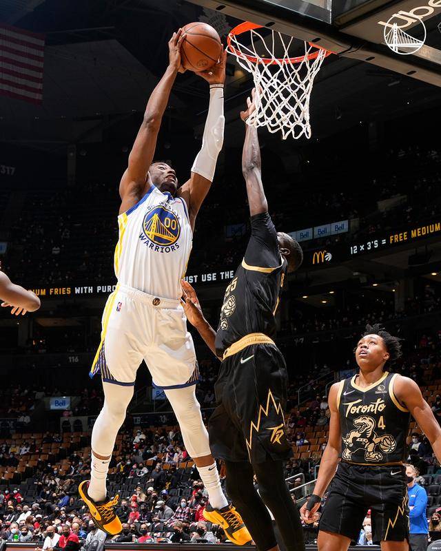 基石|隔人暴扣+三創(chuàng)生涯新高！19歲庫明加9球26分，勇士找到未來基石嗎