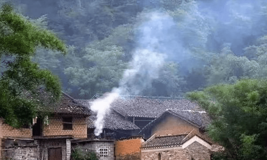 印象秋天:红叶,柿子,炊烟._秋之树_秸秆_农人