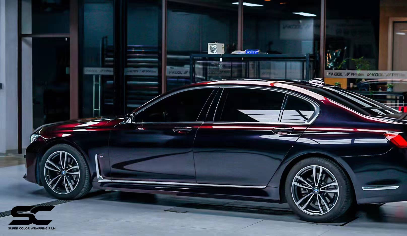 sc改色膜:宝马7系改色pet黑魅红_贴膜_案例_色彩