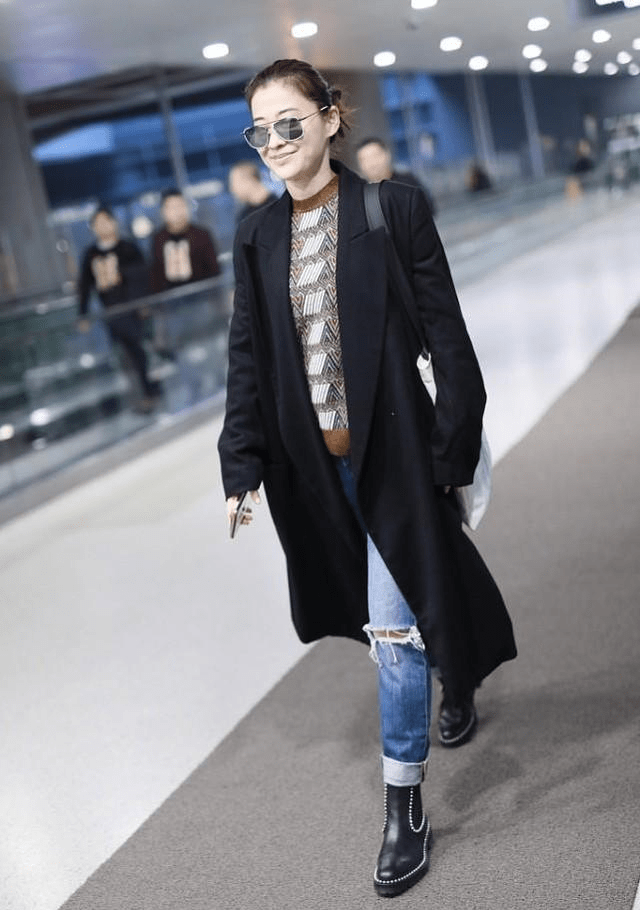 身材 为啥不到40的你穿衣不如46岁的梅婷?看懂她的大衣搭配就知道了