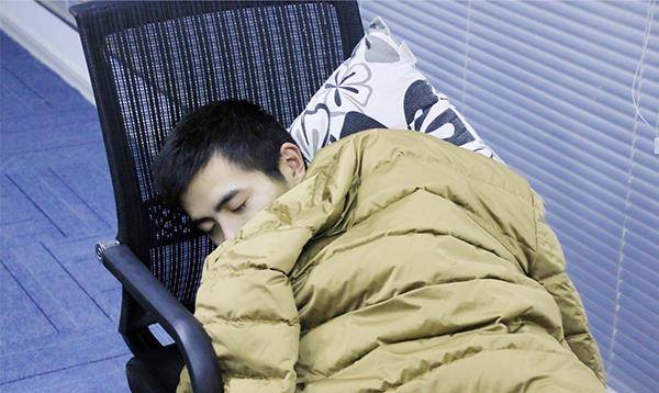 眼睛|肝不好的人,有什么症状?医生:养成4个小习惯,让肝更健康