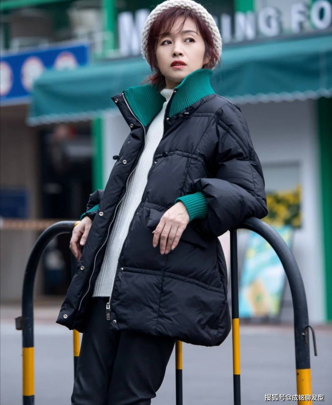 雷区 五六十岁的女人穿羽绒服，这三个“雷区”不能踩，影响气质又显矮