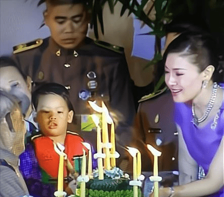 提帮功不顾泰王阻拦公开为西拉米庆祝生日最难忘是生母恩情