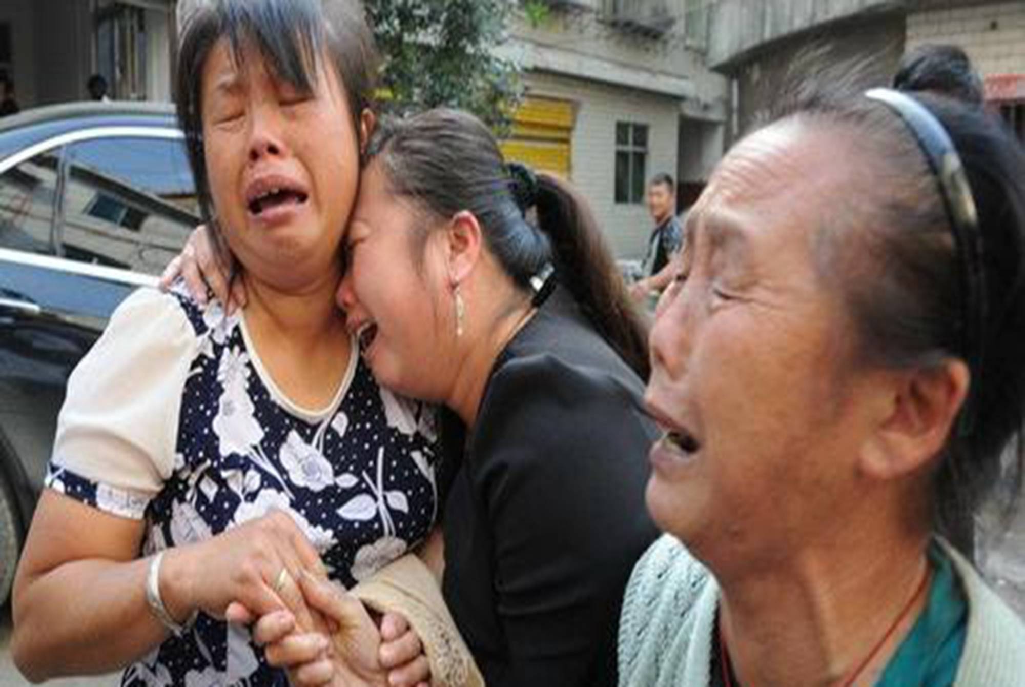 人贩子被抓后说出4个字,惹无数父母气愤_陈香莲_梅姨_网友