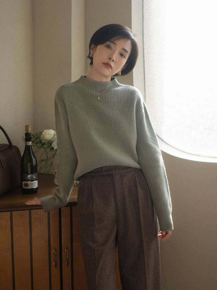 颜色 作为冬季最实用单品，“毛衣”能让你轻松演绎高级，适合熟女