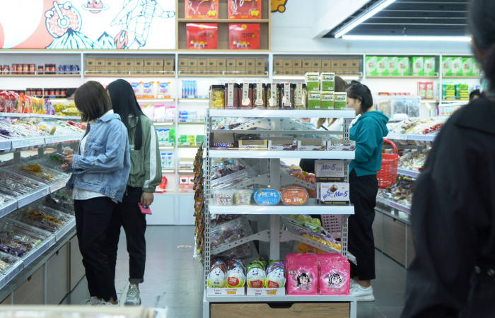 特产|选择散称零食的赛道，走地方特产的阳光大道