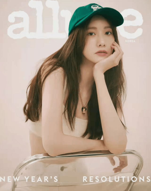 黑色 林允儿新时尚大片曝光！大胆穿露脐装秀平坦小腹，清纯女神变魅惑