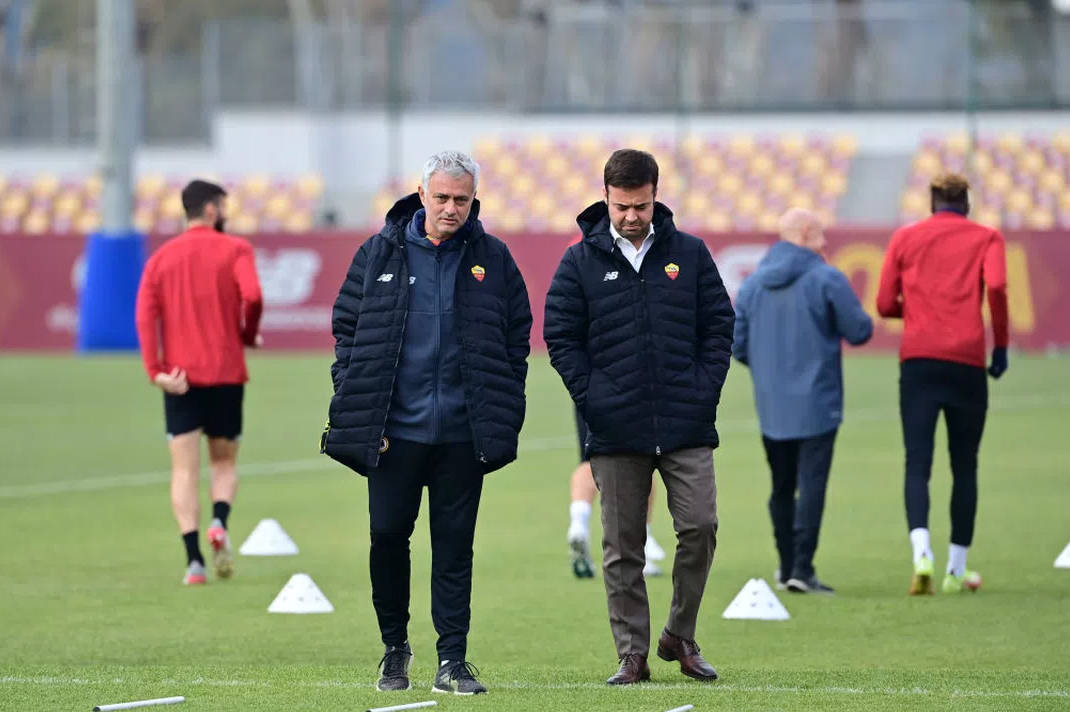 罗马队引援,考虑萨索洛22岁4球1助中场,有回购权,球员有意回归福酱侃