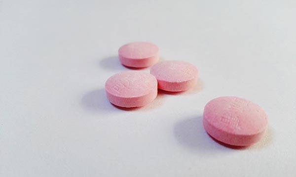 生活|肝脏不好，先上脸！脸上有4个变化，预示肝病上身，尽早查肝功能