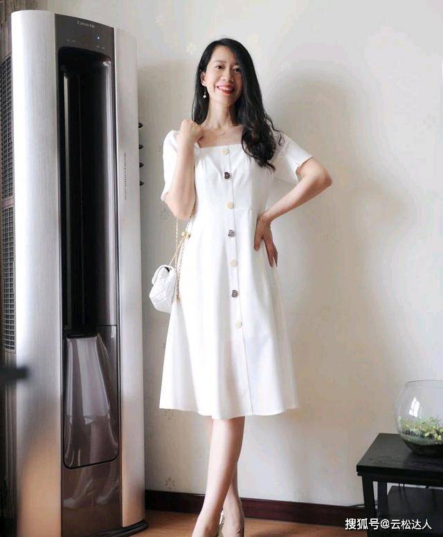 设计 40岁的女人已经不再年轻，但可以很优雅，会穿衣搭配很关键