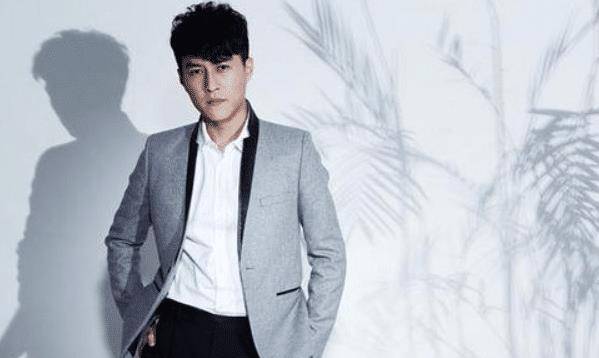 姜武|张嘉译和靳东之后，又一位大叔大器晚成，下半年他的剧也霸屏了