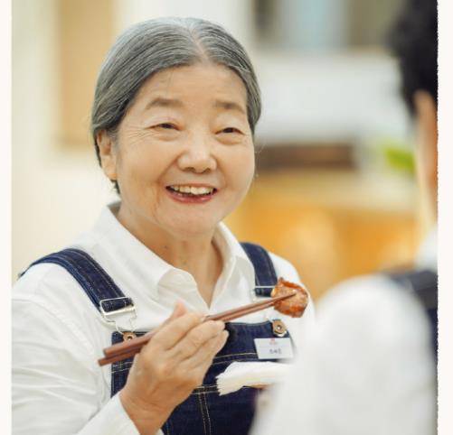 新综|《向往的生活》破24亿后，鹅厂拿出好评慢综，黄渤佟丽娅特会讲