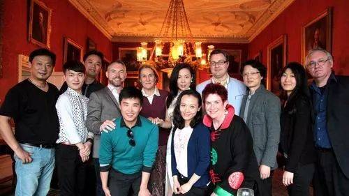 �޸�����������,ס6000ƽ��լ,�Ҹ�17��,���������ƾʲô?