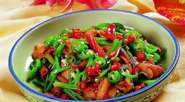啥菜炒肉比较下饭 27cbb8286bbe4c66b569e07d1256cfdf.jpeg