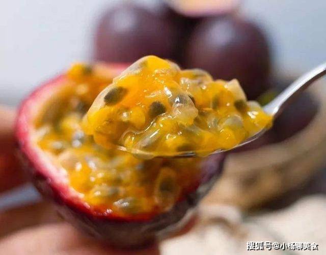 苹果搭配什么泡水喝好 55df0e660647412391df7403ced813d0.jpeg