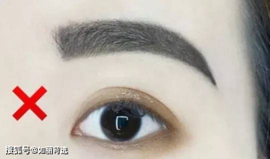 颧骨五官上越是有缺陷的人，骨相化妆——效果就越突出，3项要点看着简单！