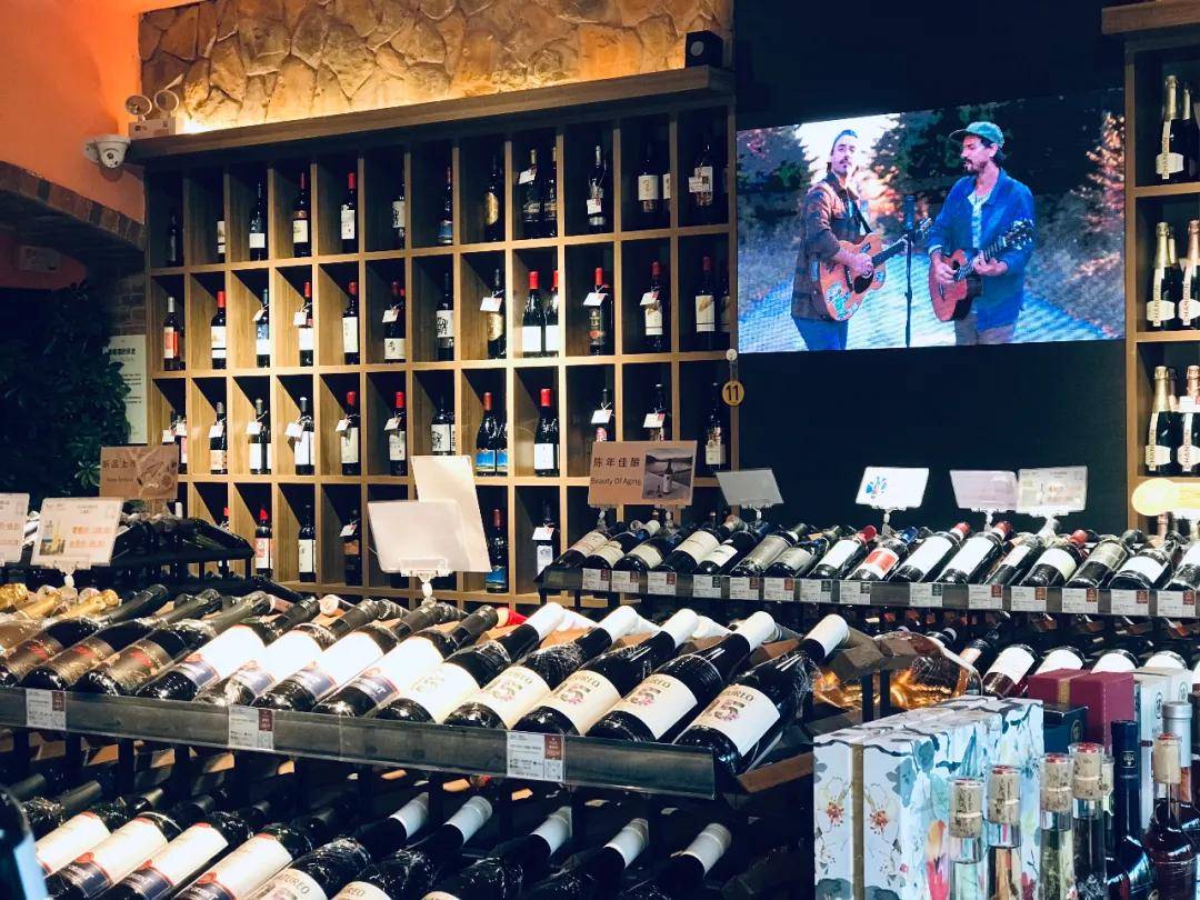 疫情|“封城”后的西安酒商，有人说出货量锐减，有人表示这几天要酒的朋友特别多