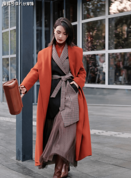 牛油果 冬天不要老穿黑白灰了，这几种颜色甜美温柔又显白，减龄又时髦