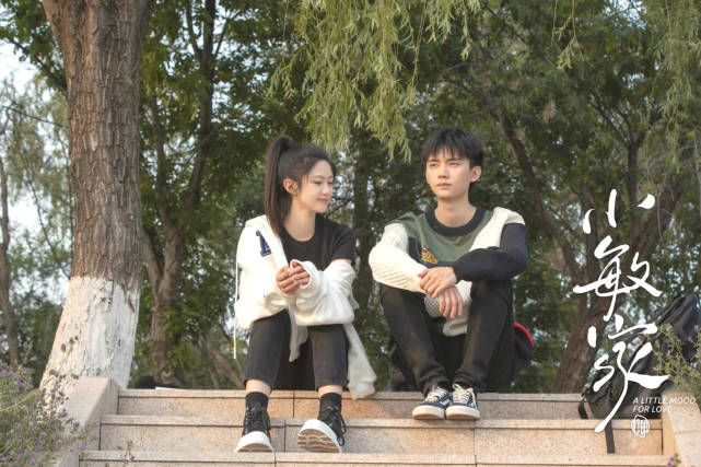 红花|《小敏家》中的佟兵妈和李主任，看似不起眼的配角，来头都不小