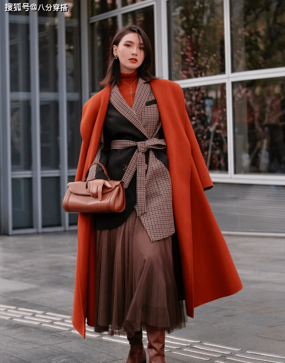 牛油果 冬天不要老穿黑白灰了，这几种颜色甜美温柔又显白，减龄又时髦