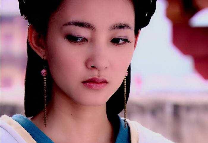 因为|十大绝美反派女boss,黑化不靠烟熏妆,又飒又坏就问你怕不怕