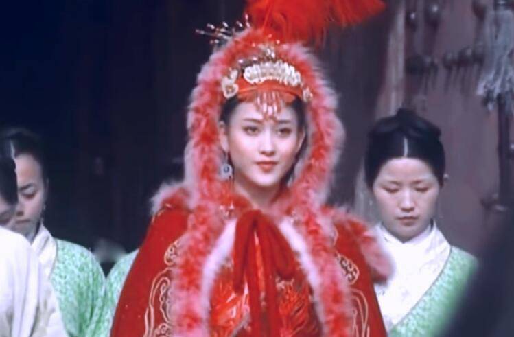 容浔|没想到啊,童年里那些“白光月”和“心机女配”,竟是一个人演的