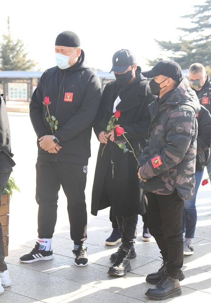 赵英俊追悼会举办众明星好友现身薛之谦痛哭小红花让人泪目