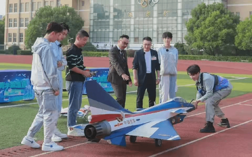 流量|王一博和大张伟离开后，改版后的《天天向上》为什么这么受欢迎？